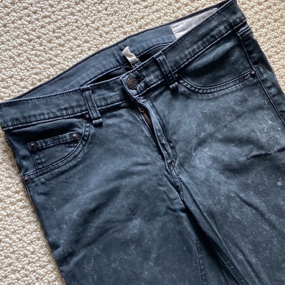 Skinny Soft Rag and Bone Jean Leggings in Charcoal Grey - Picture 4 of 11